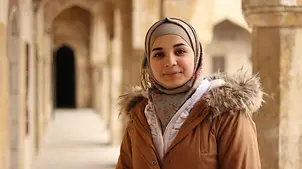 Syrien: Nour (16) hat ein Gedicht über den Frieden geschrieben | © UNICEF/Al-Asadi Syrien: Nour (16) hat ein Gedicht über den Frieden geschrieben