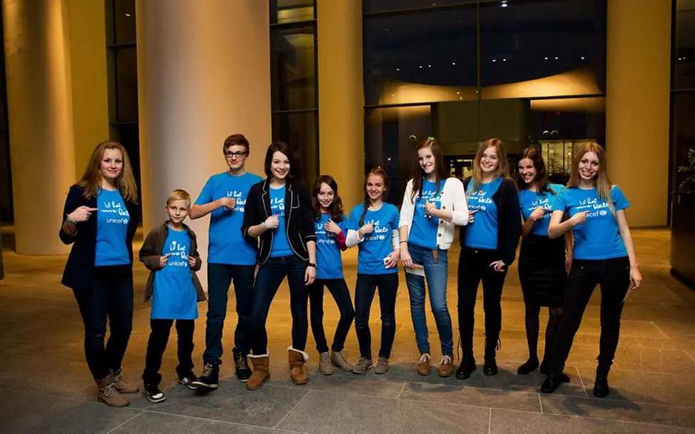 Zehn UNICEF-JuniorBotschafter zu Besuch bei der Bundeskanzlerin Angela Merkel © UNICEF DT/2012/Julia Zimmermann