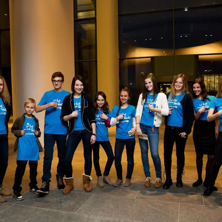 Zehn UNICEF-JuniorBotschafter zu Besuch bei der Bundeskanzlerin Angela Merkel © UNICEF DT/2012/Julia Zimmermann