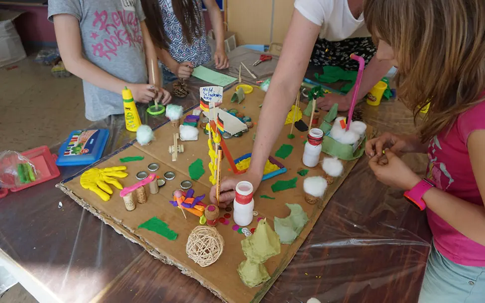 Kinder und Jugendliche planen ihre Stadt mit. | © Kinderfreundliche Kommunen e.V. Kinder und Jugendliche planen ihre Stadt mit.