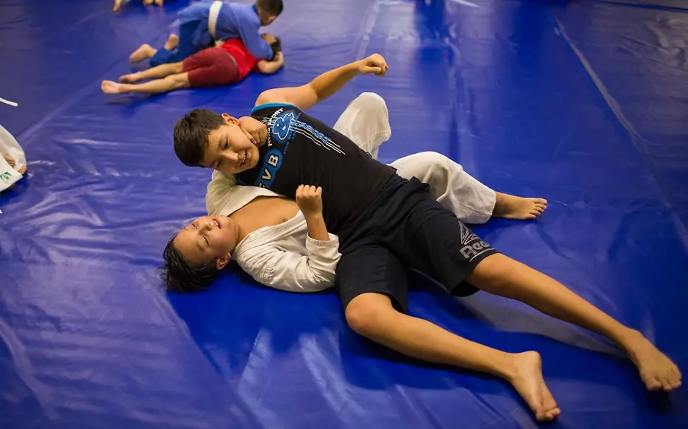 Der zehnjährige Yerzhan treibt Sport. | © UNICEF/Karimova Kasachstan: Der zehnjährige Yerzhan treibt Sport.