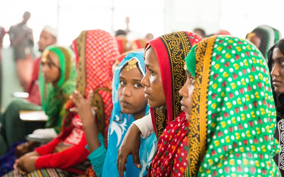 Mädchenbeschneidung: Schulung zur Aufklärung über Genitalverstümmelung | © UNICEF/Mersha Mädchenbeschneidung: Mädchen werden darin geschult, über Genitalverstümmelung aufzuklären.