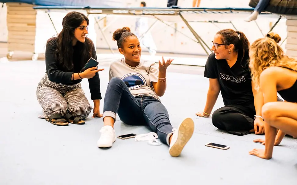 Jugendliche in Deutschland, Köln. Oktober 2019 | © UNICEF/UNI330790/Wogram Jugendliche in Deutschland, Köln. Oktober 2019