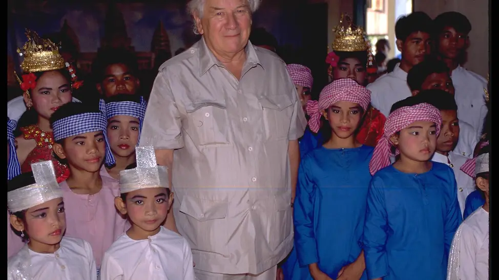 Peter Ustinov in Kambodscha. 