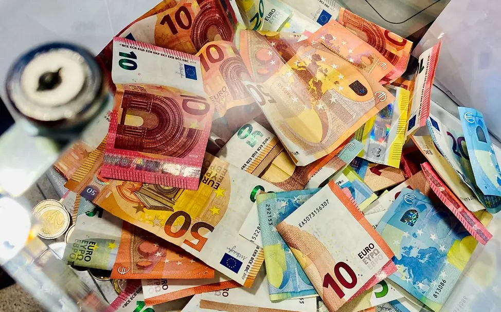 Covax Spendenbox in Arztpraxis