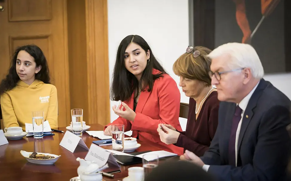 Kinder und Jugendliche zu Gast im Schloss Bellevue. | © UNICEF/Bundesregierung/Steffen Kugler Deutschland: Kinder und Jugendliche zu Gast im Schloss Bellevue.