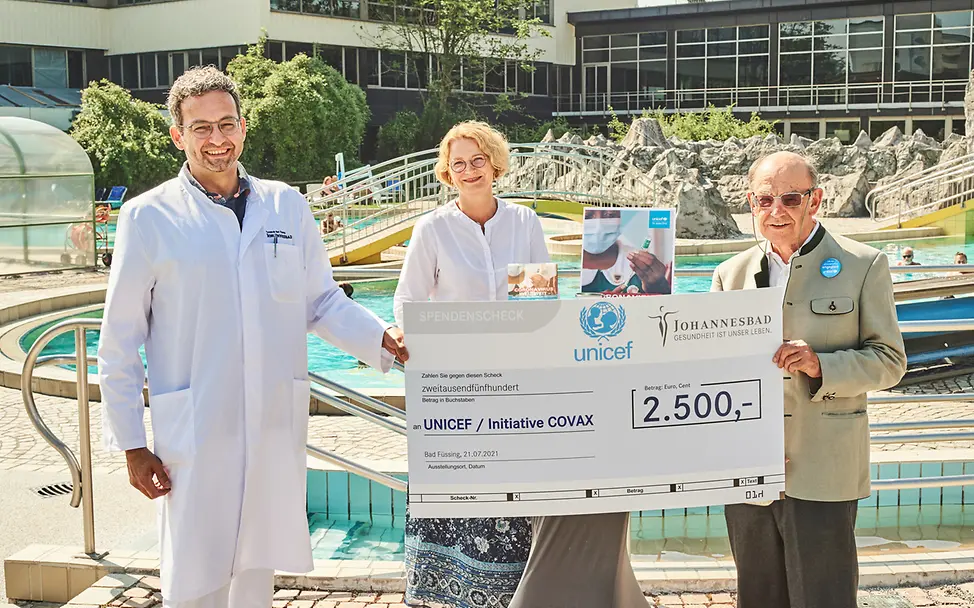 BILD-1_Johannesbad_Unicef-Spende
