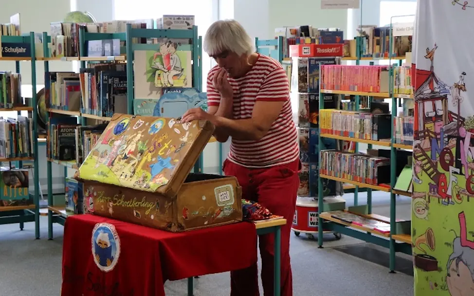 Herr Schreiberling und sein Lesetheater © Traumsalon edition Herr Schreiberling und sein Lesetheater © Traumsalon edition