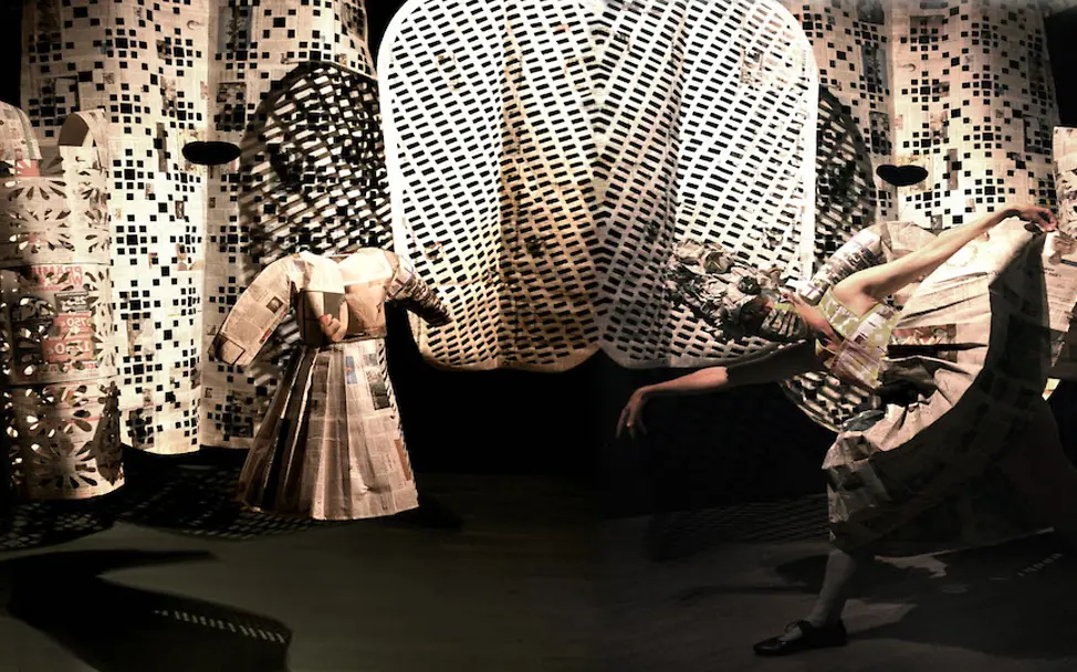 Kleidung aus Zeitungspapier © Patricia Thoma Kleidung aus Zeitungspapier © Patricia Thoma