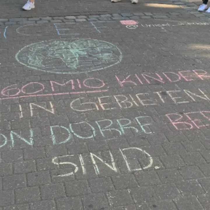 UNICEF Nürnberg: Straßenaktion zu actonclimate UNICEF Nürnberg: Straßenaktion zu actonclimate