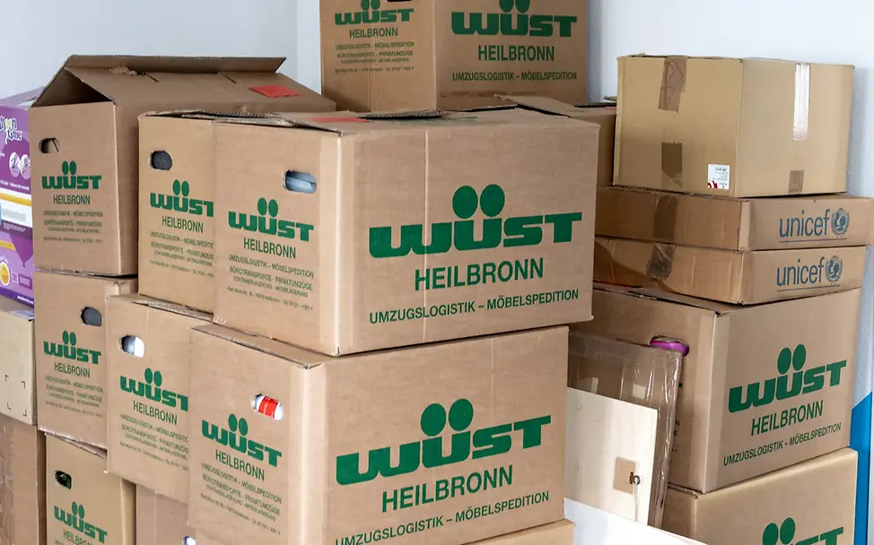 Gestapelte Umzugskartons ©Karolin Züll Gestapelte Umzugskartons