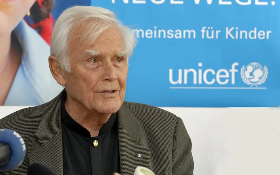 Blacky Fuchsberger bei einer Pressekonferenz im April 2008 in Köln. Blacky Fuchsberger bei einer Pressekonferenz im April 2008 in Köln.