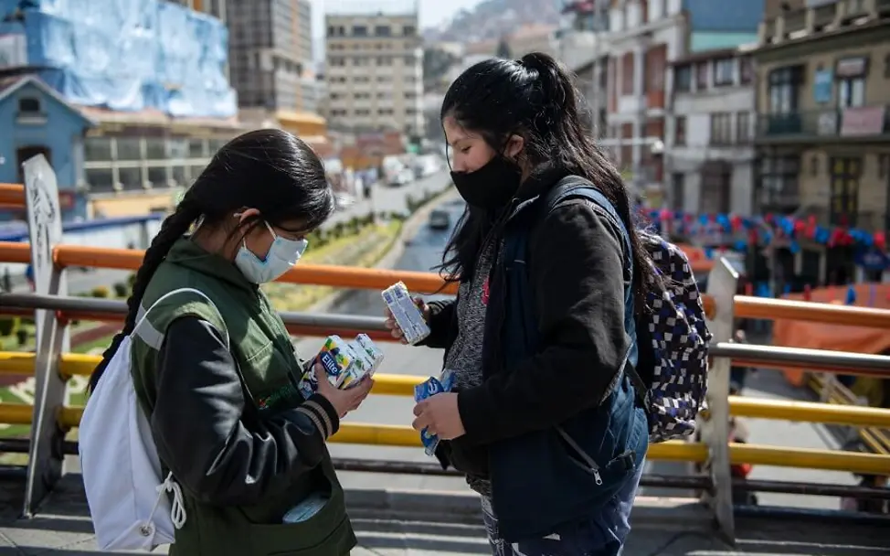 Valentinne und ihre Mutter sind ein eingespieltes Team. | © UNICEF/Czajkowskito Valentinne und ihre Mutter sind ein eingespieltes Team.
