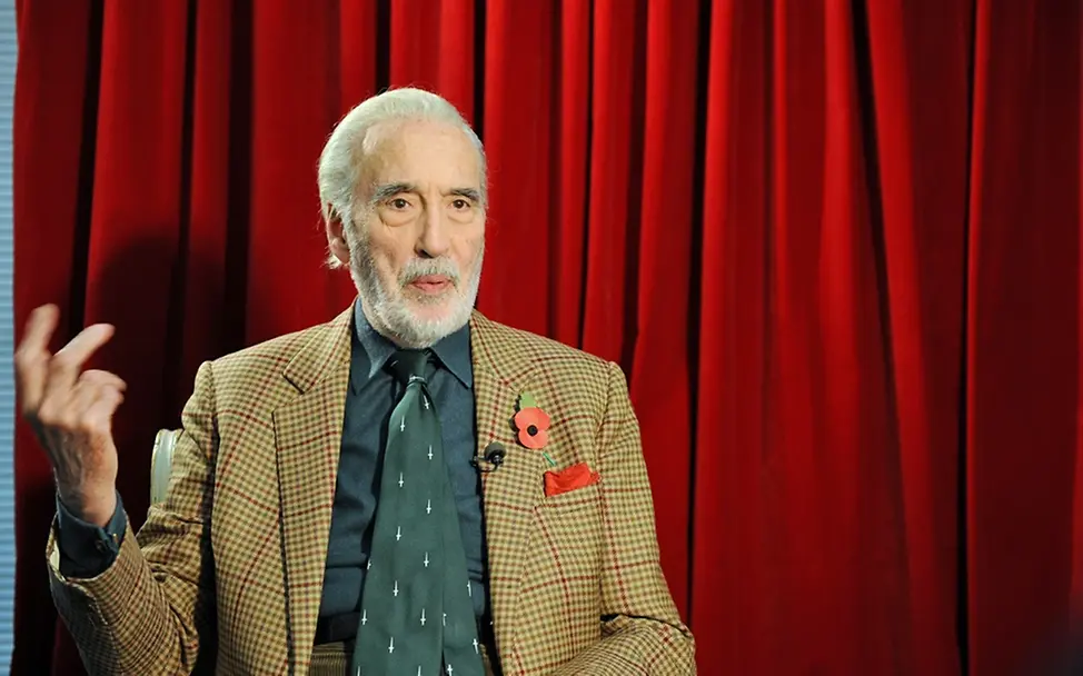 Porträt des UNICEF-Ehrenbotschafters Christopher Lee. Porträt des UNICEF-Ehrenbotschafters Christopher Lee.