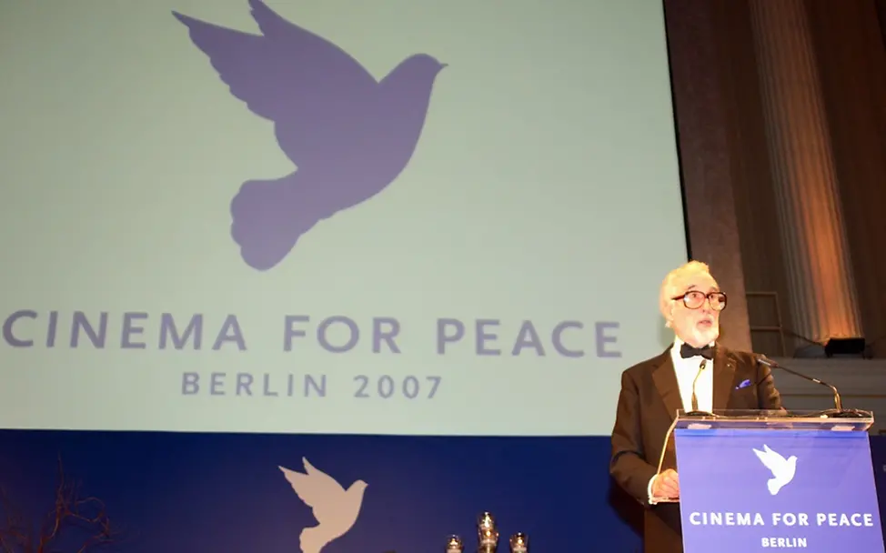 Christopher Lee bei einer Friedensgala in Berlin, 2007. Christopher Lee bei einer Friedensgala in Berlin, 2007.
