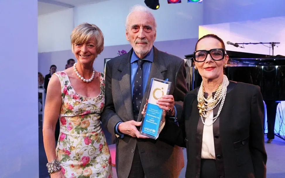 Christopher Lee bei seiner Ernennung zum UNICEF-Ehrenbotschafter 2012. Christopher Lee bei seiner Ernennung zum UNICEF-Ehrenbotschafter 2012.