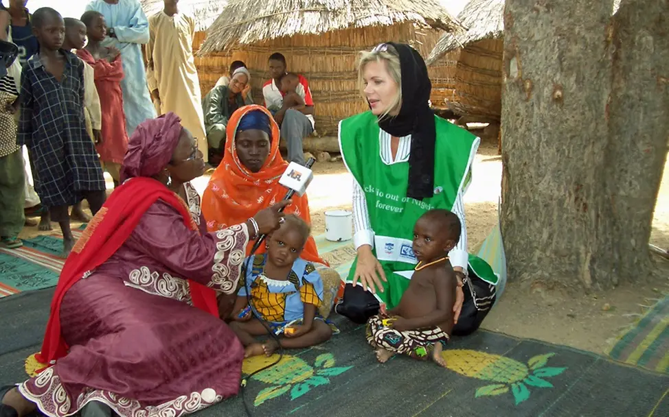 Nina Ruge während einer Projektreise nach Nigeria. Nina Ruge während einer Projektreise nach Nigeria.
