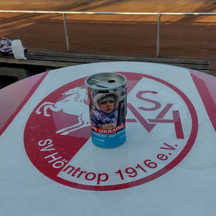 Spendendose auf einem Tisch des SV Höntrop 1916