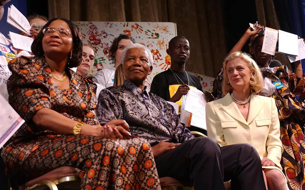 Nelson Mandela mit seiner Frau Graca Machel. © UNICEF/Markisz. Nelson Mandela mit seiner Frau Graca Machel. © UNICEF/Markisz.