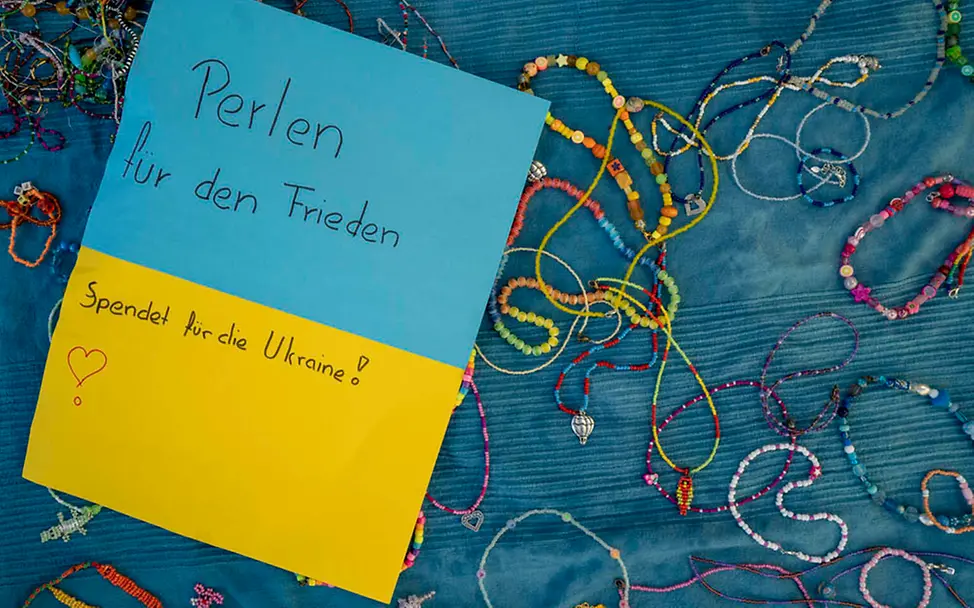 Menschen aus der Ukraine helfen: Aktion Perlen für den Frieden | © UNICEF/Unruh