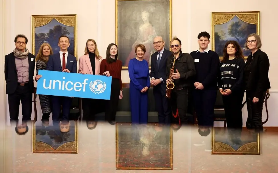 Ein Gruppenfoto der Teilnehmenden am Neujahrsgespräch im Schloss Bellevue