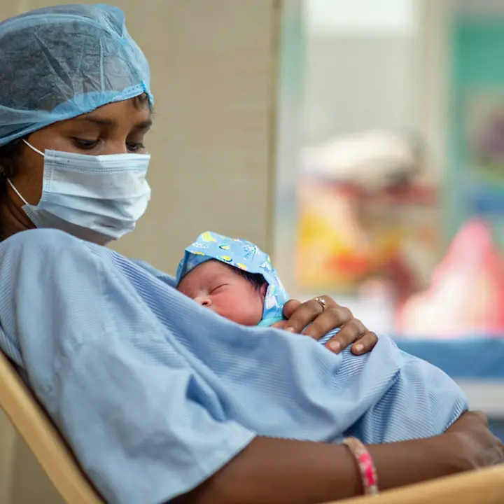 Gesundheitssysteme stärken: UNICEF unterstützt Kinder und Mütter weltweit. 