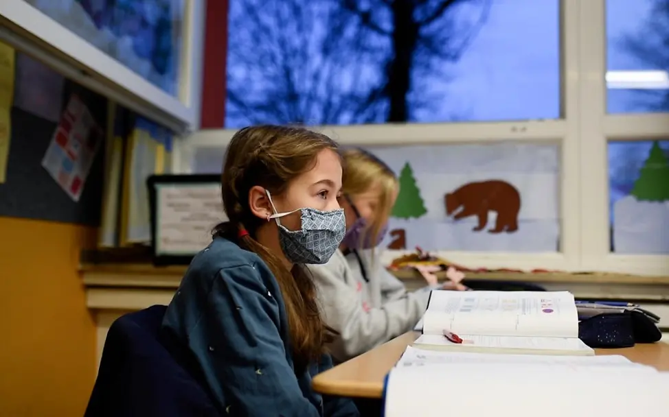 Maske während des Unterrichts | © UNICEF/Unruh 3 Jahre Corona: Maske während des Unterrichts
