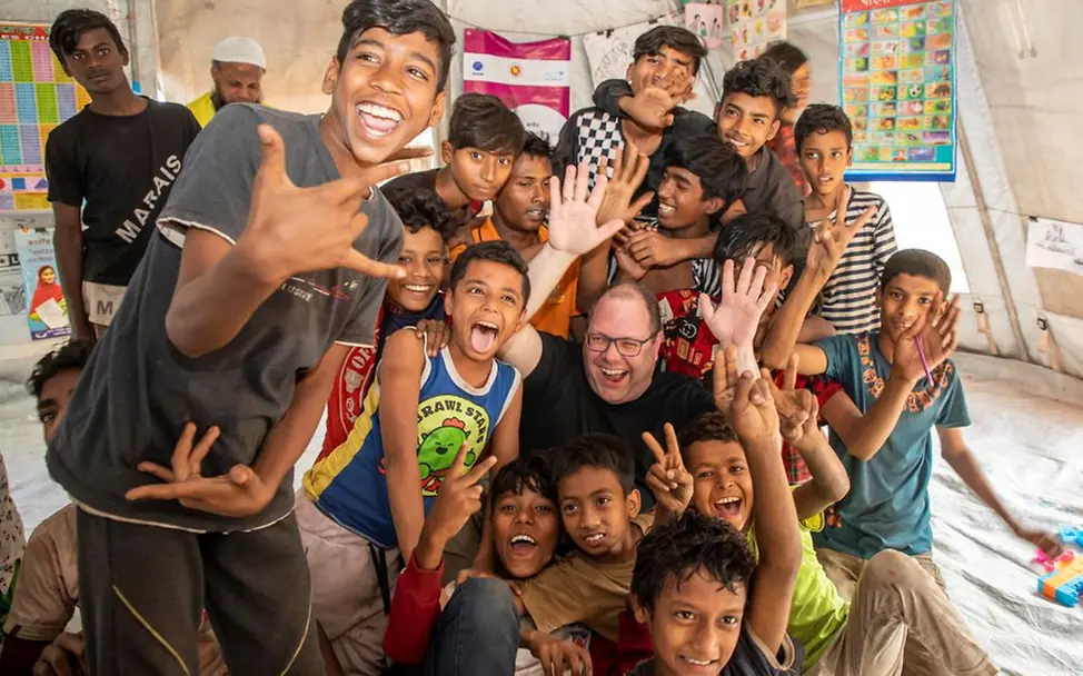 Treffen mit Kindern in Dhaka | © UNICEF/UN0821464/Satu UN0821464_online