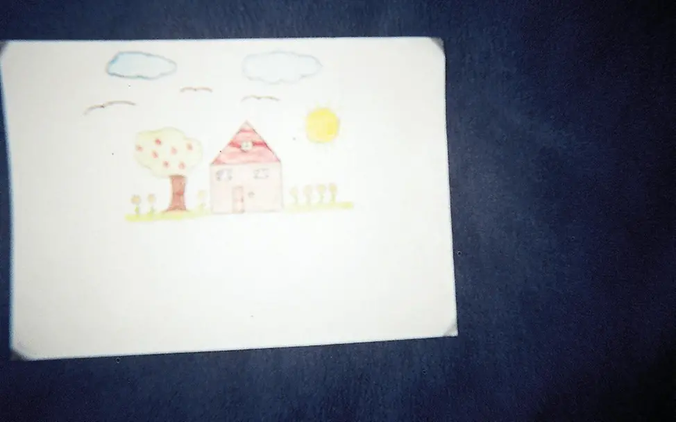 Ein geflüchtetes Kind hat ein Zuhause gezeichnet. | © UNICEF/anonymous Geflüchtete Kinder in Deutschland: Die Zeichnung verdeutlicht, was viele geflüchtete Kinder sich am meisten wünschen.