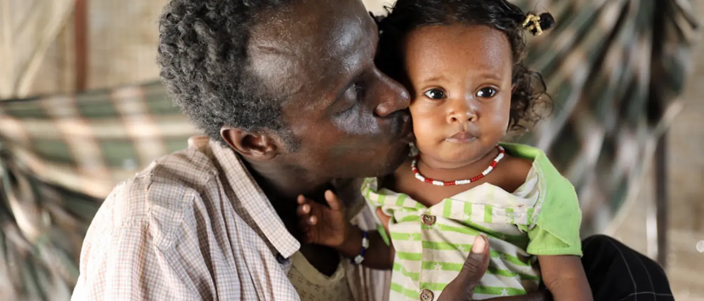 Ein Mädchen in Äthiopien ist dank der Spezialnahrung von UNICEF wieder gesund geworden | © UNICEF/Assefa Spenden Hungerhilfe: UNICEF hilft hungernden Kindern wie diesem Mädchen, wieder stark zu werden.