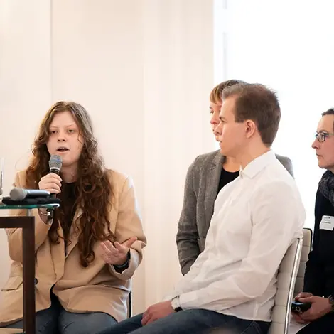 Mariia Azarkina bei einer Rede |© Bundesregierung/Steffen Kugler Mariia Azarkina bei einer Rede