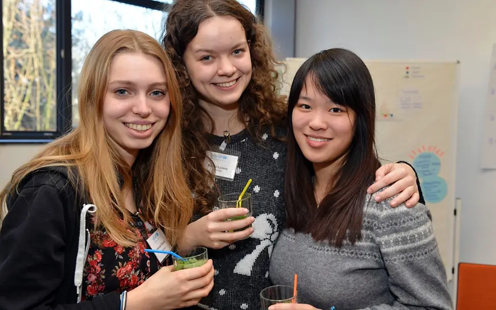 UNICEF-JuniorTeamerinnen Hannah, Marlen und Kim Ly. © UNICEF Deutschland/Vielz UNICEF-JuniorTeamerinnen Hannah, Marlen und Kim Ly. © UNICEF Deutschland/Vielz