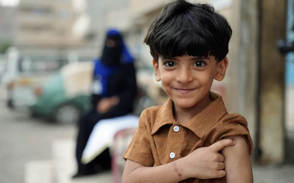 Jemen: Impfungen schützen Kinder vor Röteln, Masern und anderen Krankheiten | © UNICEF/ALfilastini Infektionskrankheiten ausrotten: Impfungen schützen Kinder vor gefährlichen Krankheitserregern.