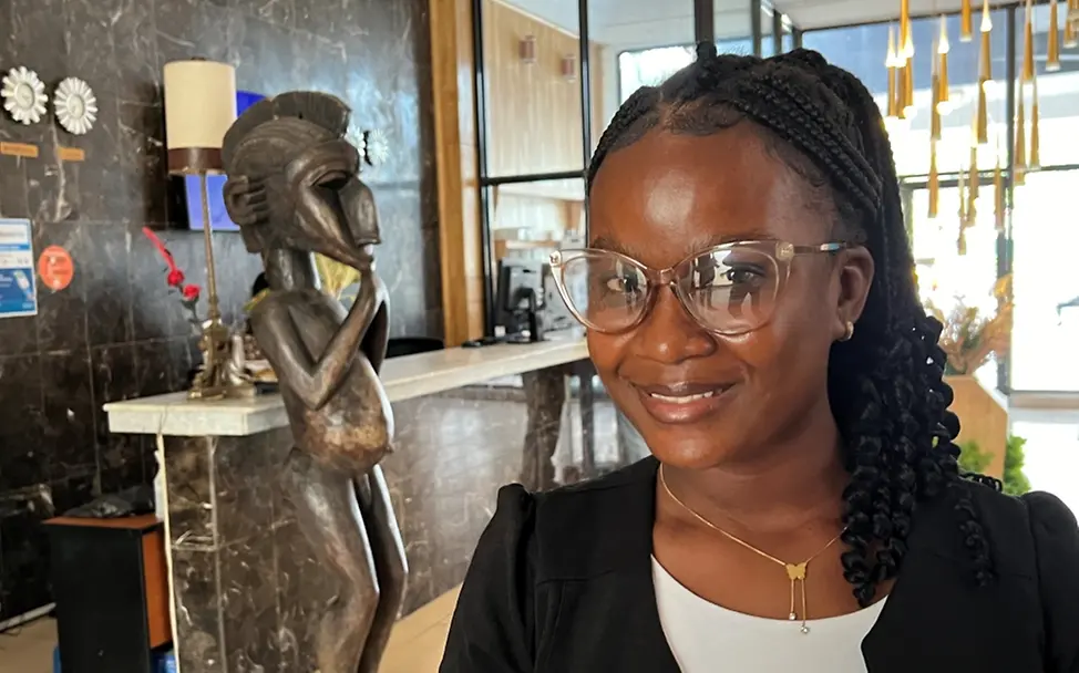 Treffen mit Begünstigten des Adolescents Resource Center im Hotel Bella Casa, Antoinette (23) | © UNICEF/UNI560662/Bücker Treffen mit Begünstigten des Adolescents Resource Center im Hotel Bella Casa, Antoinette (23)