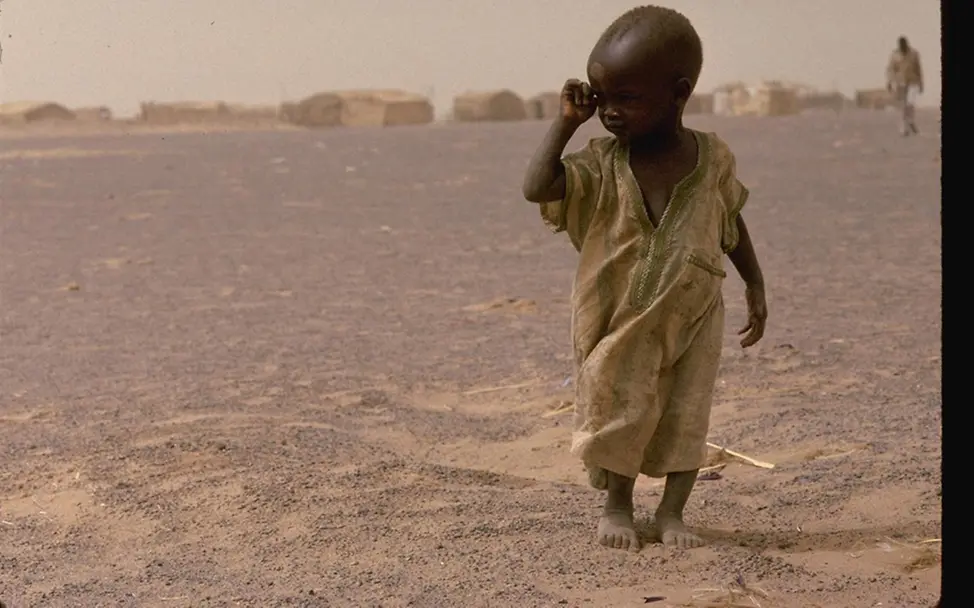 Junge in einem Auffanglager in der Nähe von El Obeid. ©UNICEF/LeMoyne Junge in einem Auffanglager in der Nähe von El Obeid. ©UNICEF/LeMoyne