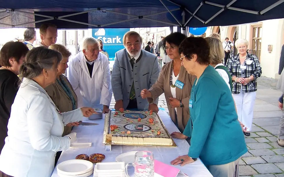 Geburtstagstorte III © UNICEF-AG Landshut Geburtstagstorte III © UNICEF-AG Landshut