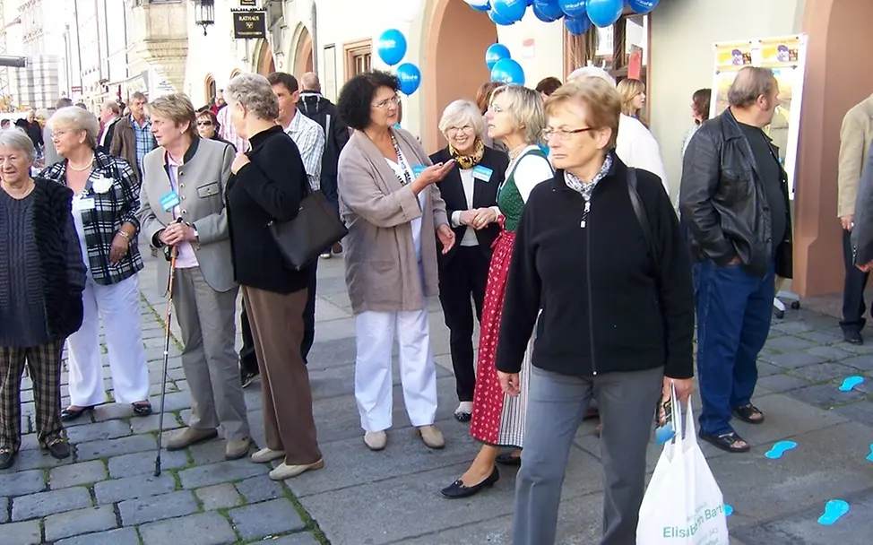 Vor dem Landshuter Rathaus © UNICEF-AG Landshut Vor dem Landshuter Rathaus © UNICEF-AG Landshut