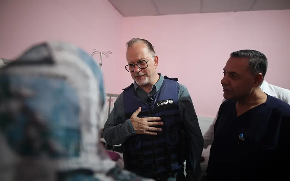 Ted Chaiban in Gaza | UNICEF/UNI646086/ Hunger in Gaza