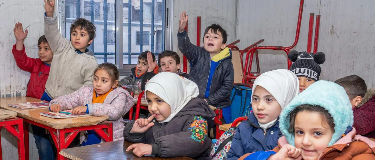 Syrische Schulkinder in Aleppo in einer von UNICEF sanierten Schule | © UNICEF/Nader Syrien spenden: Syrische Schulkinder in Aleppo in einer von UNICEF sanierten Schule