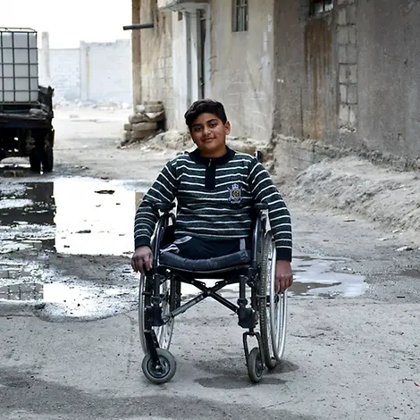 Folgen des Syrien Kriegs: Yahia sitzt im Rollstuhl