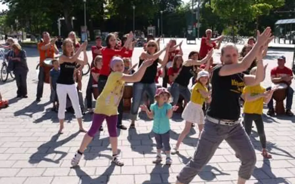 Händewaschtanz beim Aktionstag in Augsburg. ©UNICEF