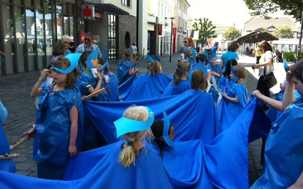 Wasserwelle beim Aktionstag im Sauerland. ©UNICEF