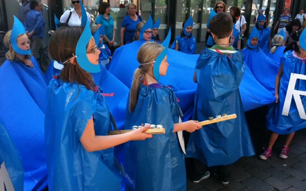 Wasserwelle beim Aktionstag im Sauerland. ©UNICEF