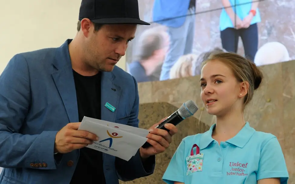 JuniorBotschafter 2012 - Gewinnerin Online-Voting. ©UNICEF JuniorBotschafter 2012 - Gewinnerin Online-Voting. ©UNICEF