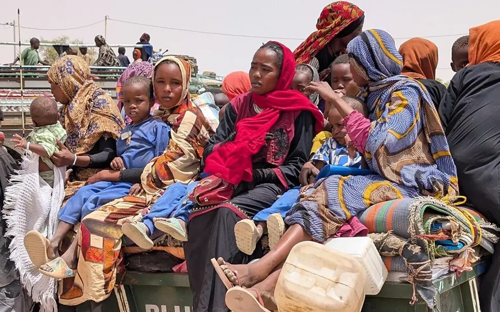 Kinder im Sudan sind seit vielen Monaten wegen des Konflikts im Land ständig auf der Flucht 