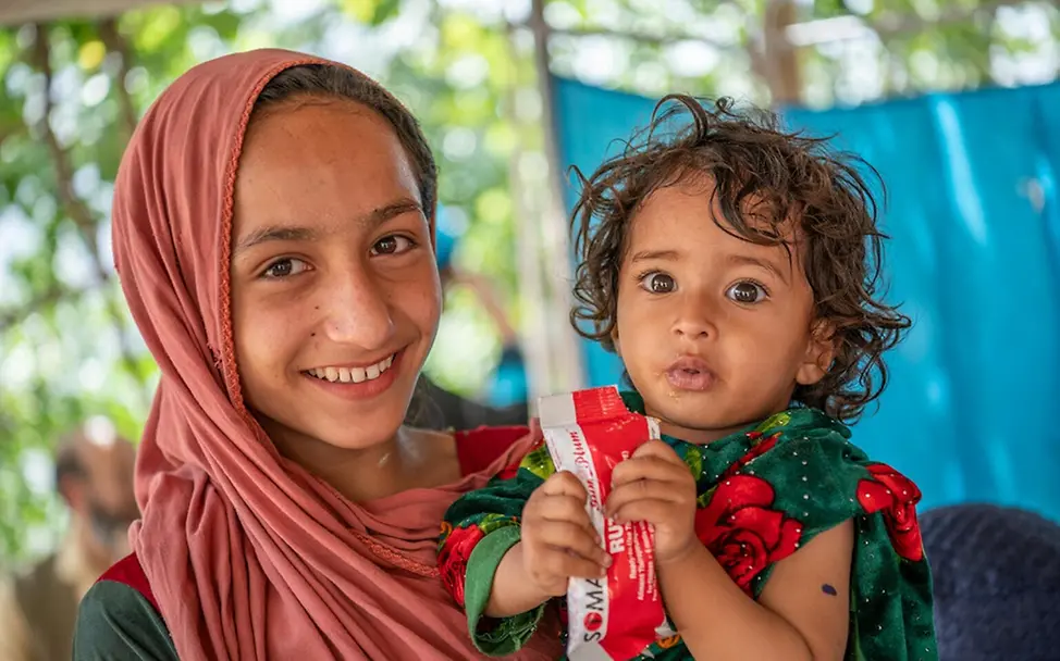 Zarmina bekommt therapeutische Nahrung