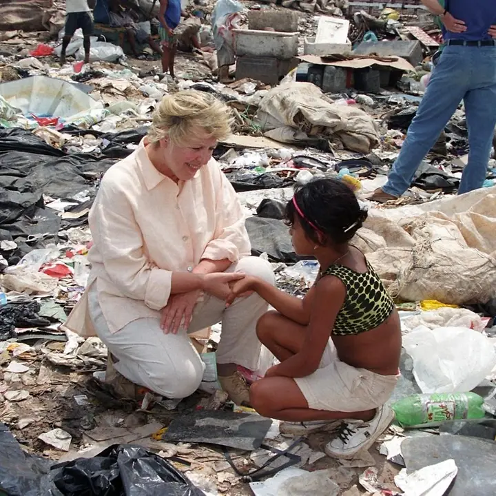 Marie-Luise Marjan im Jahr 2000 in Brasilien. | © UNICEF/UNI356196 Marie-Luise Marjan im Jahr 2000 in Brasilien.