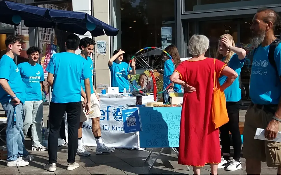 Zum Weltkindertag informierten wir über »Bausteine für Kinderrechte« | © UNICEF Göttingen Zum Weltkindertag informierten wir über »Bausteine für Kinderrechte«
