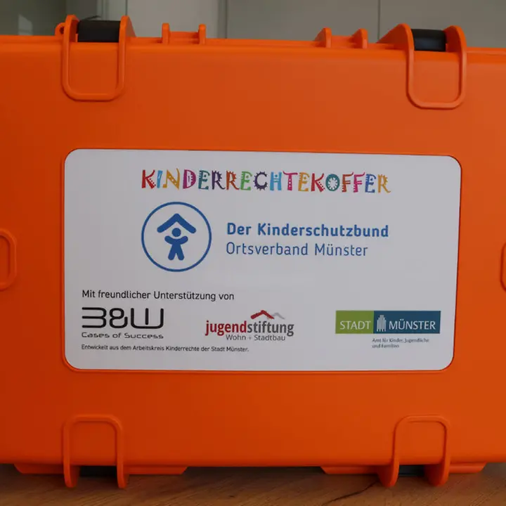 Kinderrechtekoffer-Foto-1024x741 Kinderrechtekoffer-Foto-1024x741