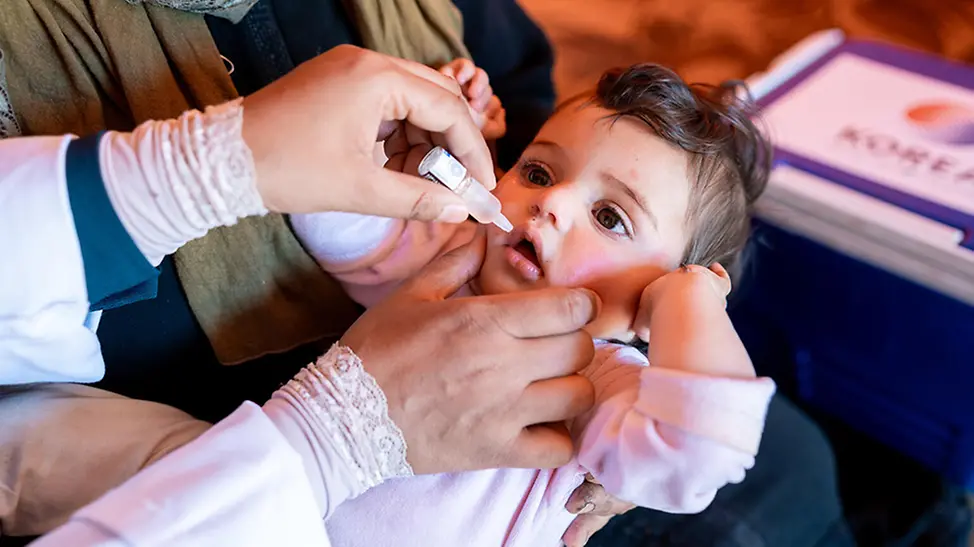 Jordanien: Baby erhält Impfung. | © UNICEF/Al-Safadi Jordanien: Baby erhält Impfung.